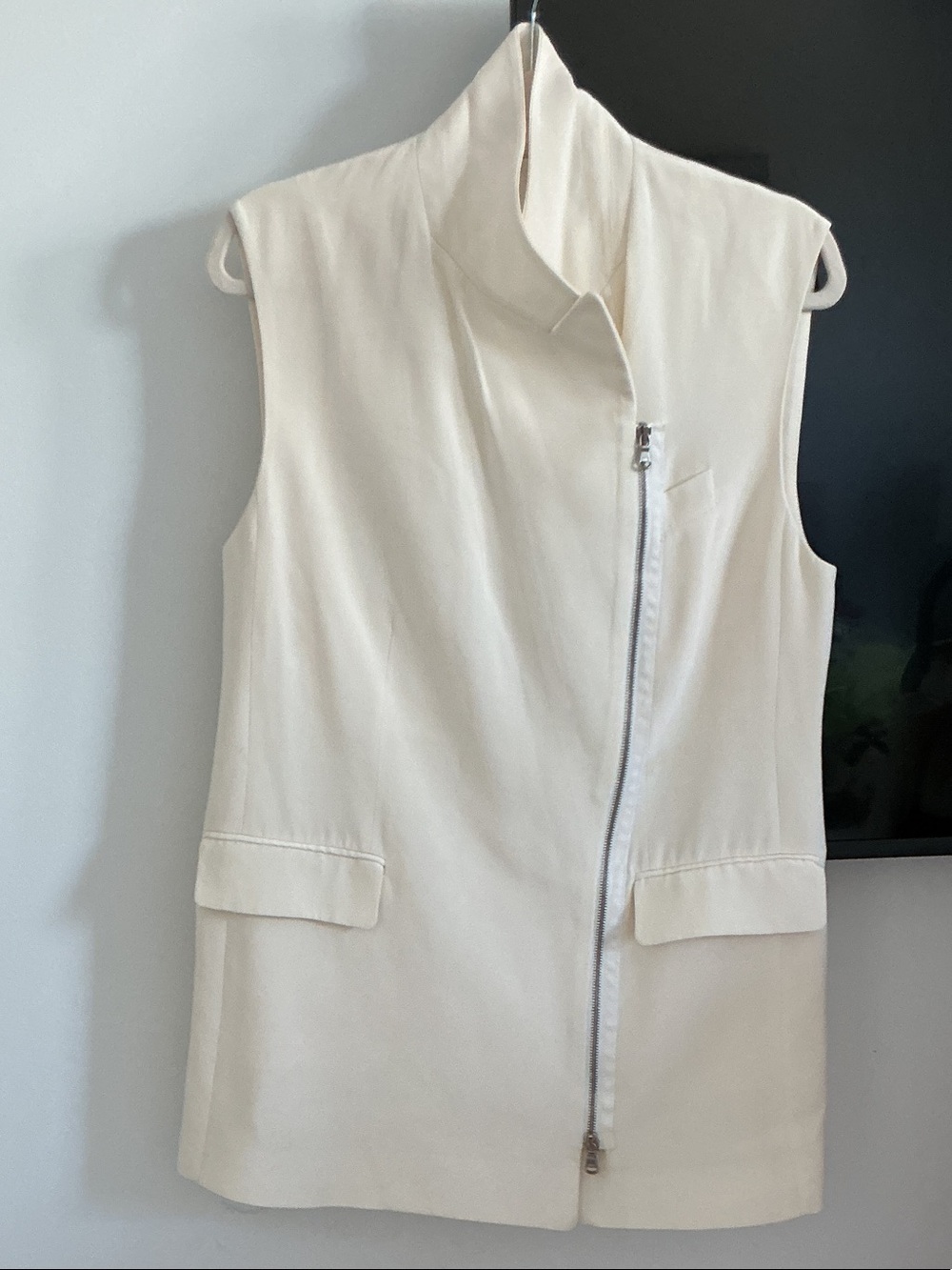 3.1 Phillip Lim 100% Silk Cream Asymmetrical Zip Vest